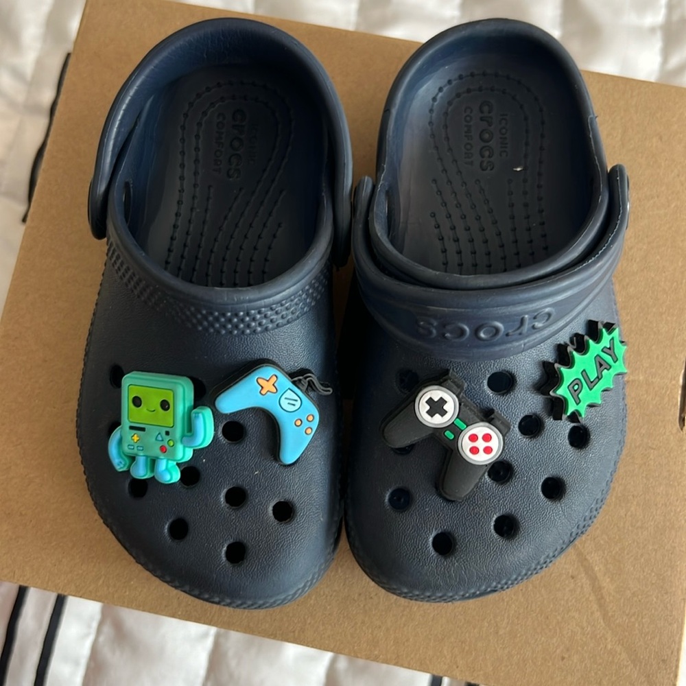 Toddler crocs